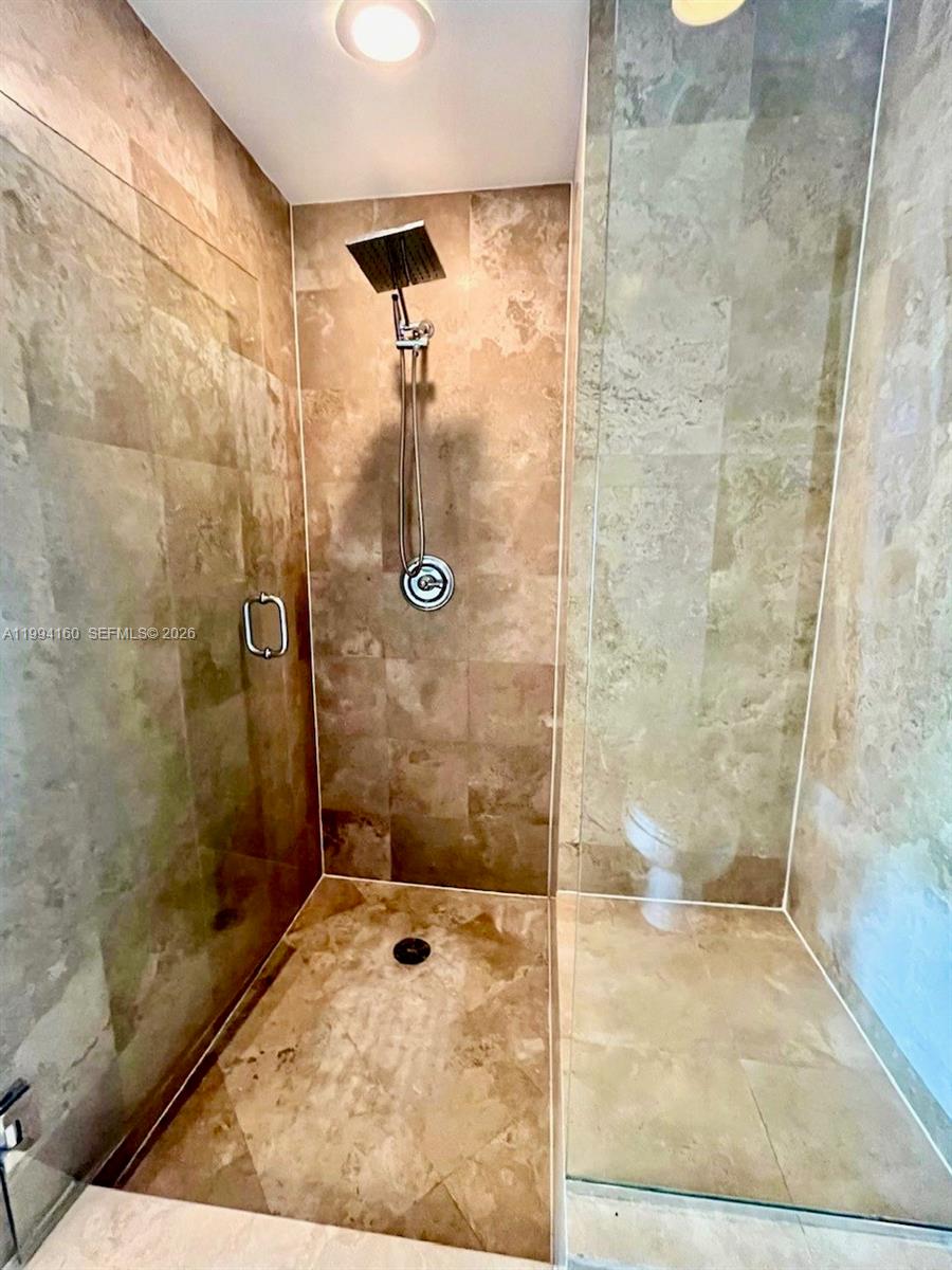 MET 1 CONDO - Residential