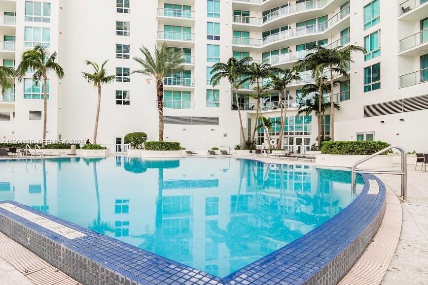 MET 1 CONDO - Residential