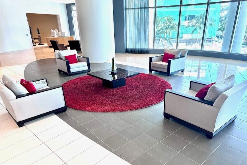 MET 1 CONDO - Residential