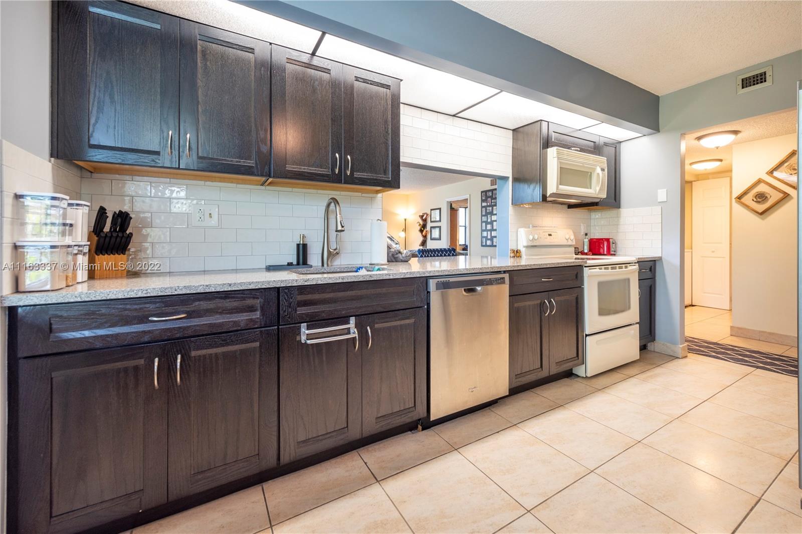 ROYAL PALM AT PLANTATION - Residential