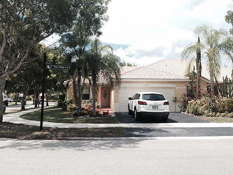 Prestigious Weston's "The Ridges."  Rarely available 2 Bedroom 2 Bath Residence for Rent. Entry Price for the Subdivision. This Charming Corner Villa Features an Updated Kitchen with Granite Tops, Stainless Steel Appliances, & and Laminate Flooring, Accor dion Hurricane Shutters. One of the Best School Districts with "A" Rated Schools from Elementary to High School. Guard Gated Neighborhood. Clubhouse with Community Pool and Play Area for Kids. By Appointment Only. Shows like a single family home. NO PETS.