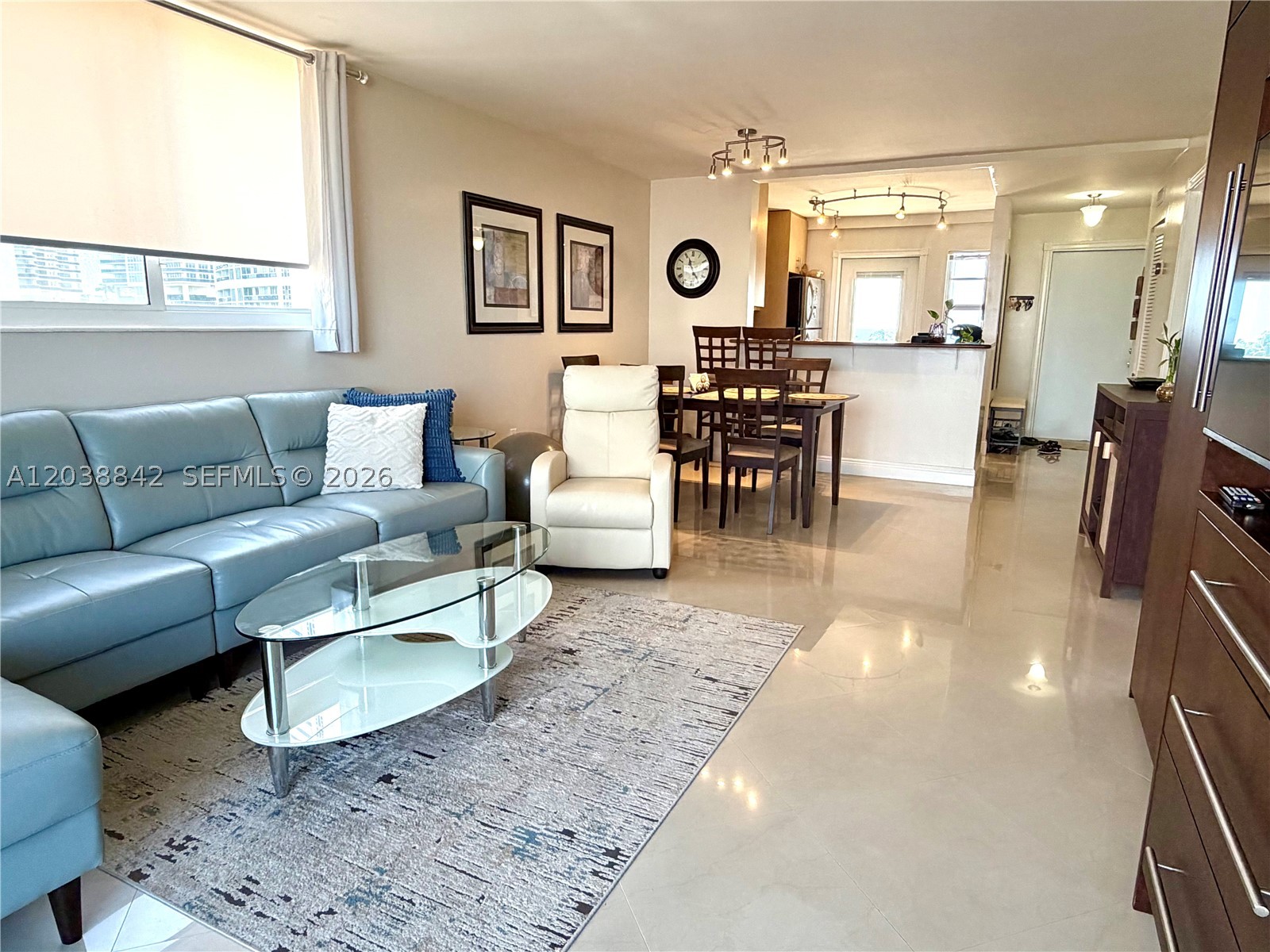 Beautifully renovated and fully furnished 1-bedroom, 2-bathroom residence located directly across from the beach. Enjoy breathtaking views, a modern interior, and the comfort of a move-in-ready home.
This resort-style building offers exceptional amenities, including:
•  swimming pools
• Sauna
• Secure and well-maintained community

Ideally located near shopping centers, restaurants, grocery stores, and entertainment, with easy access to everything.

Experience the perfect blend of comfort, convenience, and coastal living.

Available for a 6-month lease through January 15, 2027.  Please send massages to the listing agent. Min credit score 690.