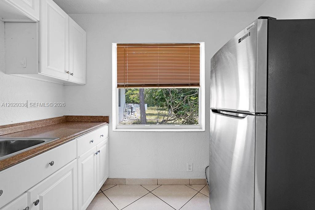 HOLLYWOOD LITTLE RANCHES - Residential Lease