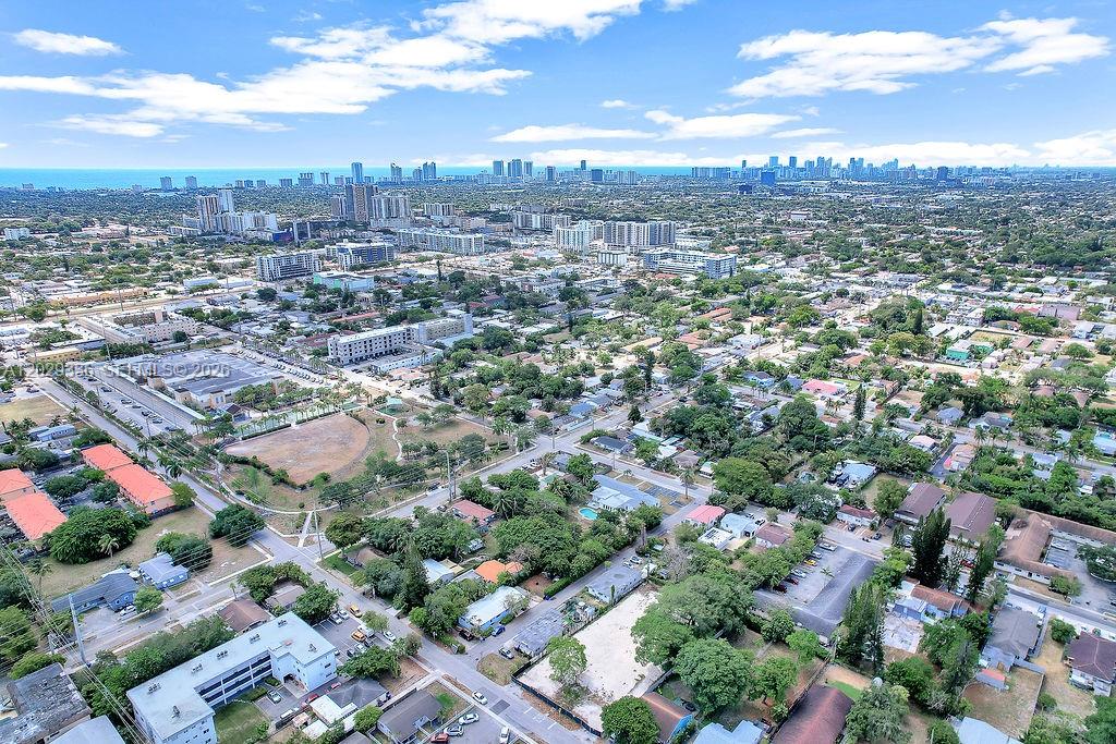 HOLLYWOOD LITTLE RANCHES - Residential Lease