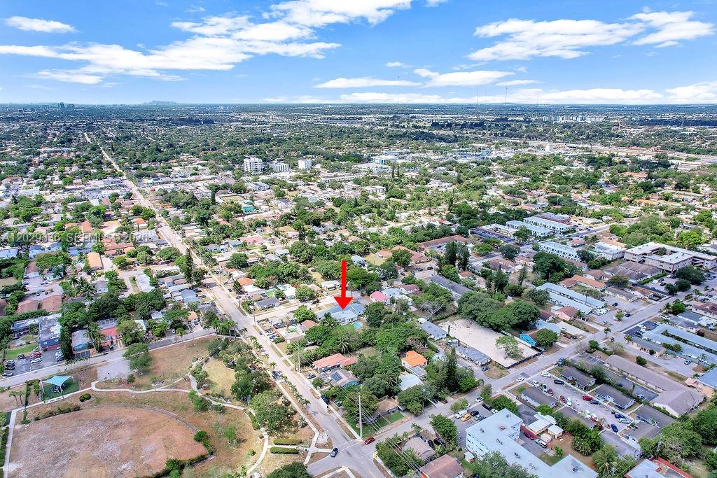 HOLLYWOOD LITTLE RANCHES - Residential Lease