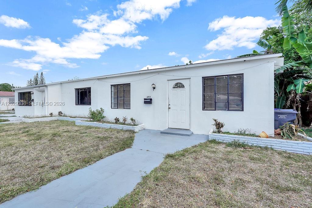 HOLLYWOOD LITTLE RANCHES - Residential Lease