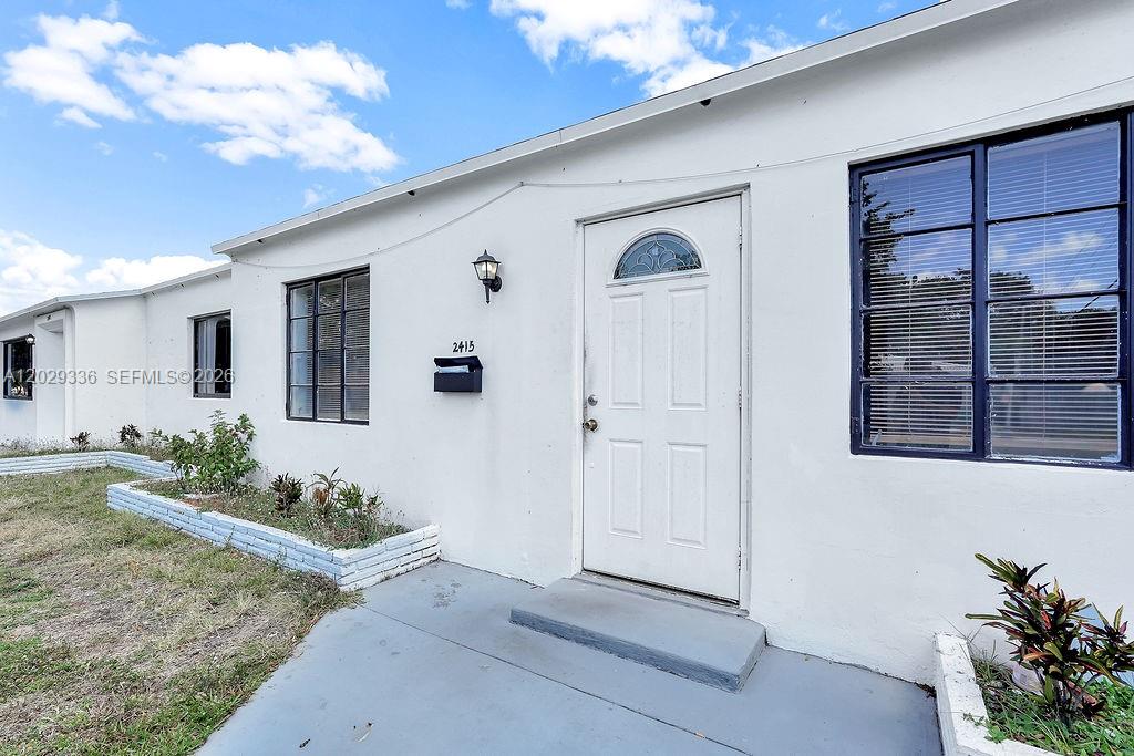 HOLLYWOOD LITTLE RANCHES - Residential Lease