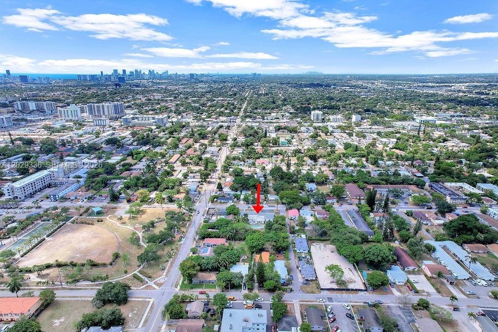 HOLLYWOOD LITTLE RANCHES - Residential Lease