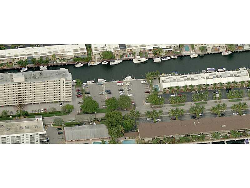 40' Boat Dock in Eastern Shores great ocean access, includes water and electric minimum lease 6 months. Great location easy access parking on site