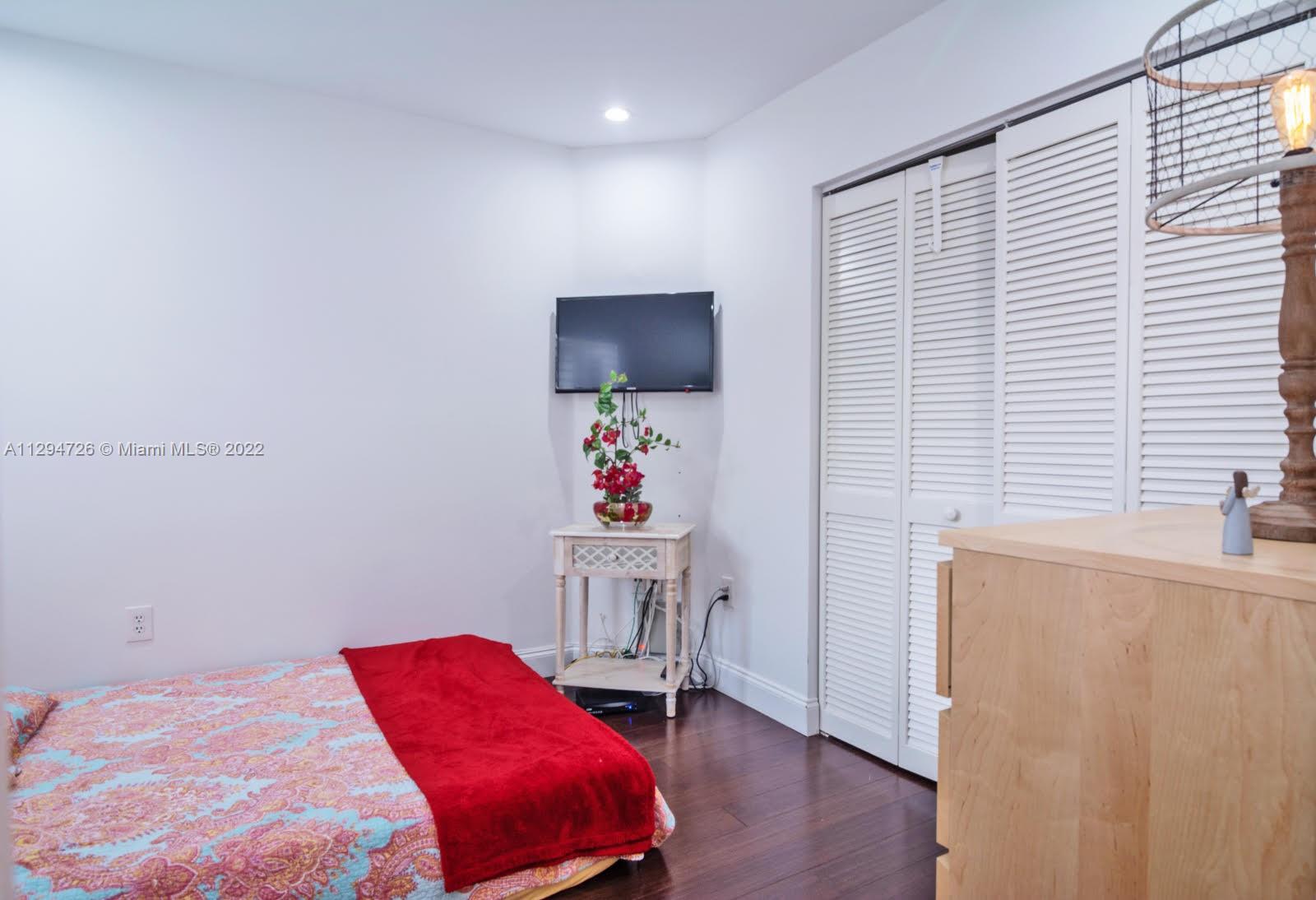 WESTLAKE VILLAGE PLAT - Residential Lease