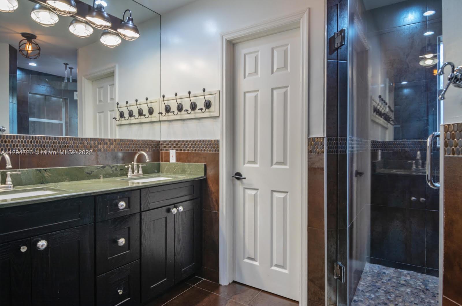 WESTLAKE VILLAGE PLAT - Residential Lease
