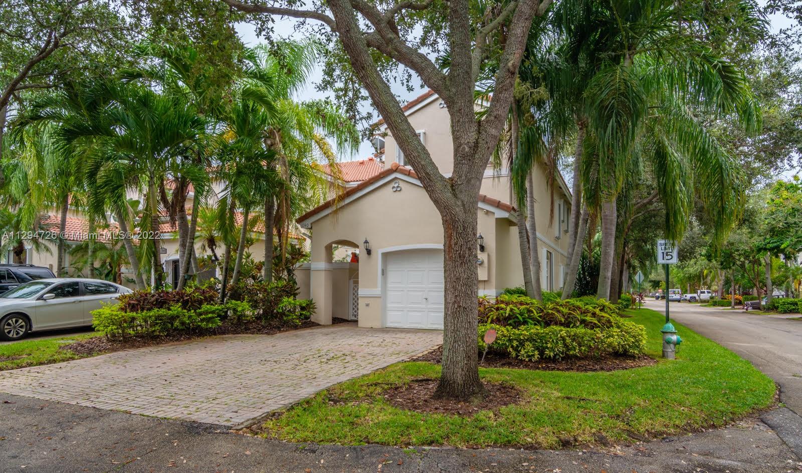 WESTLAKE VILLAGE PLAT - Residential Lease