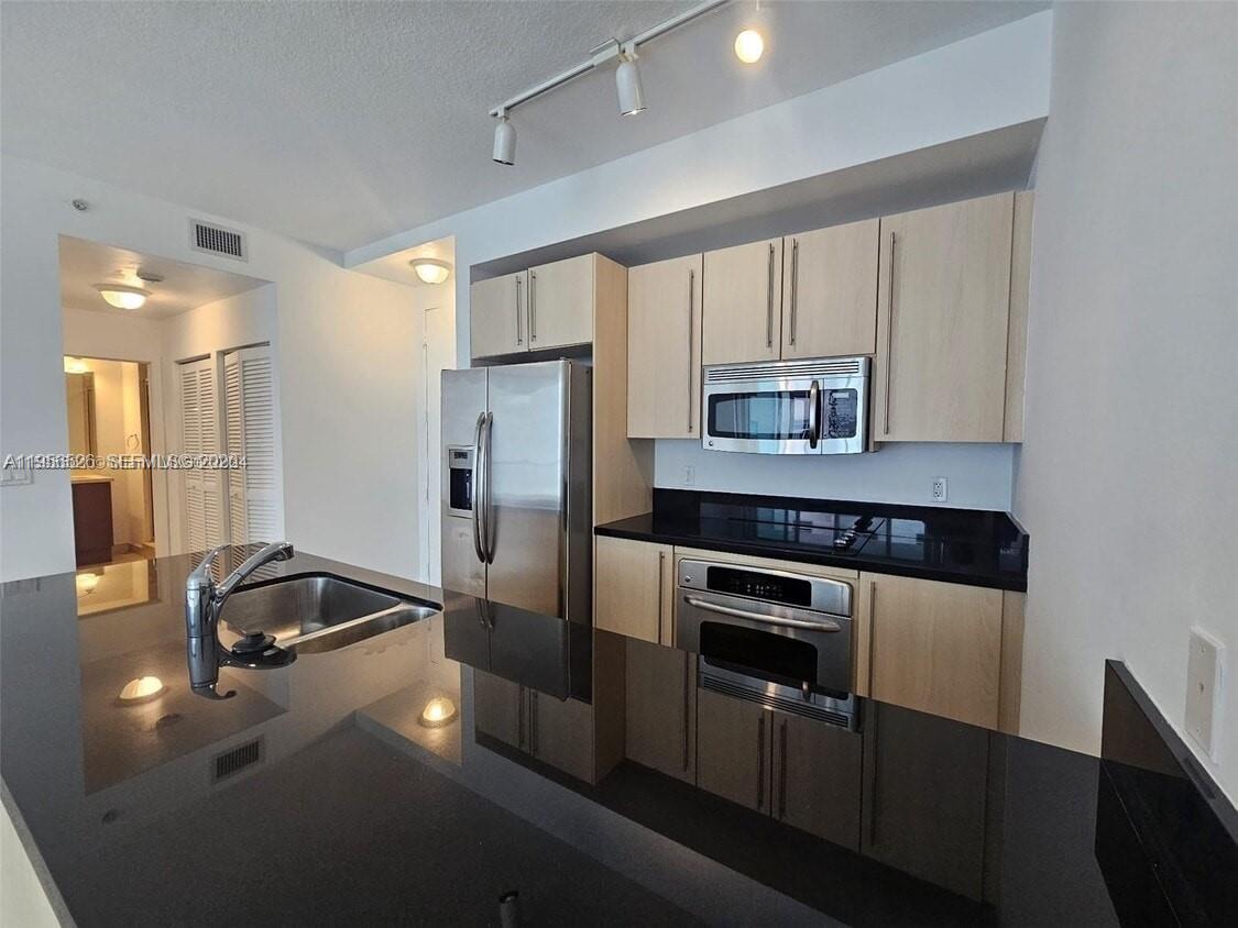 THE AXIS ON BRICKELL II C - Residential
