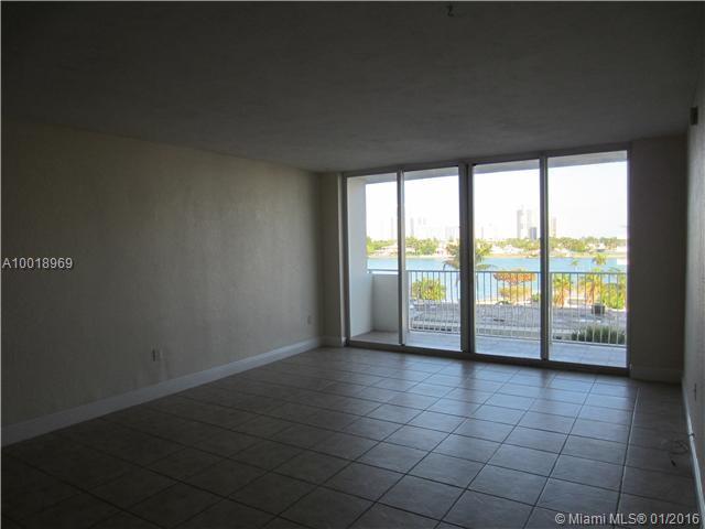 ISLAND POINTE CONDO - Residential Lease