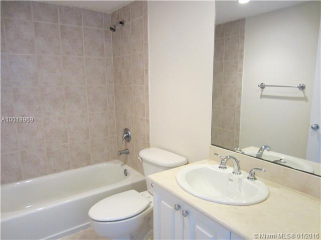 ISLAND POINTE CONDO - Residential Lease