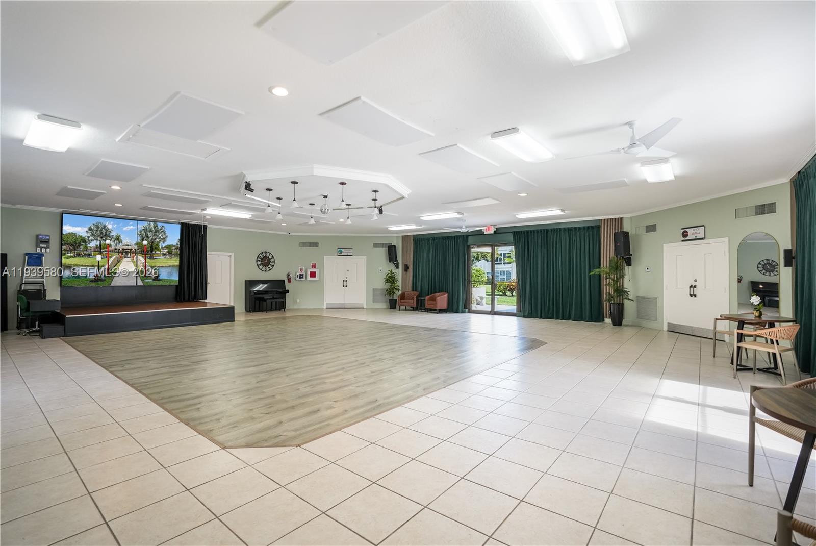 GLADIOLA GARDENS CONDO - Residential