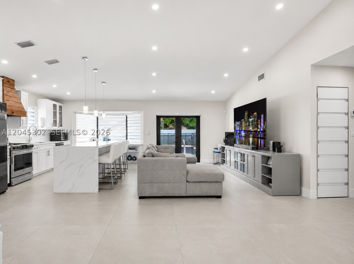 KENDALL FAMILY ESTATES PH - Residential