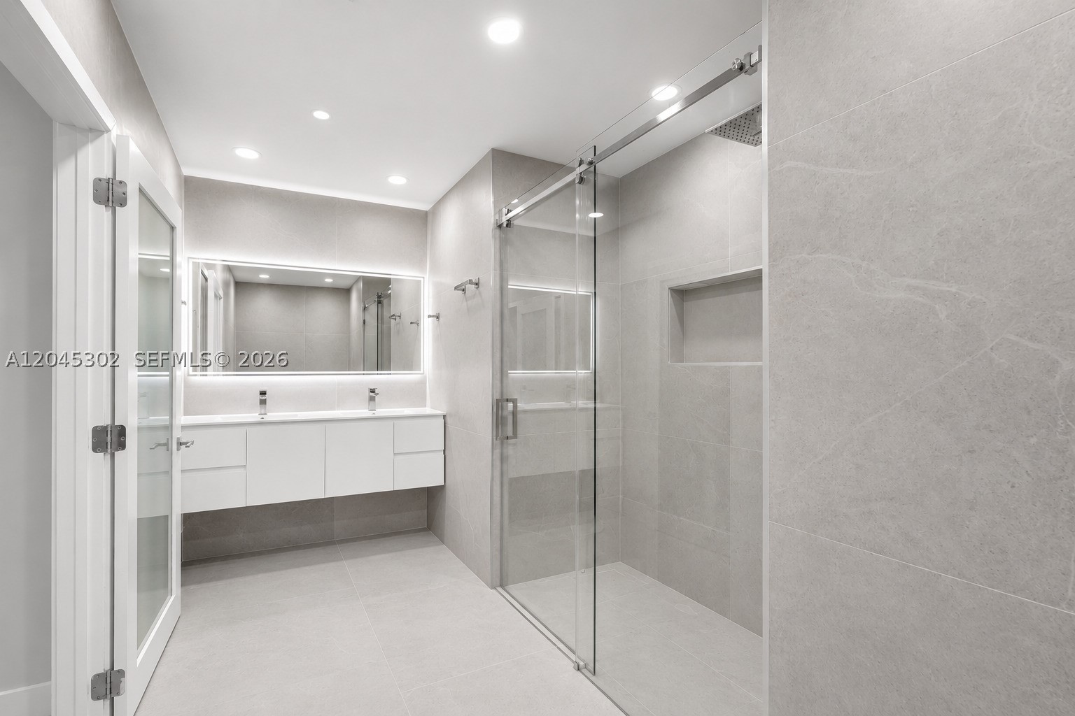KENDALL FAMILY ESTATES PH - Residential