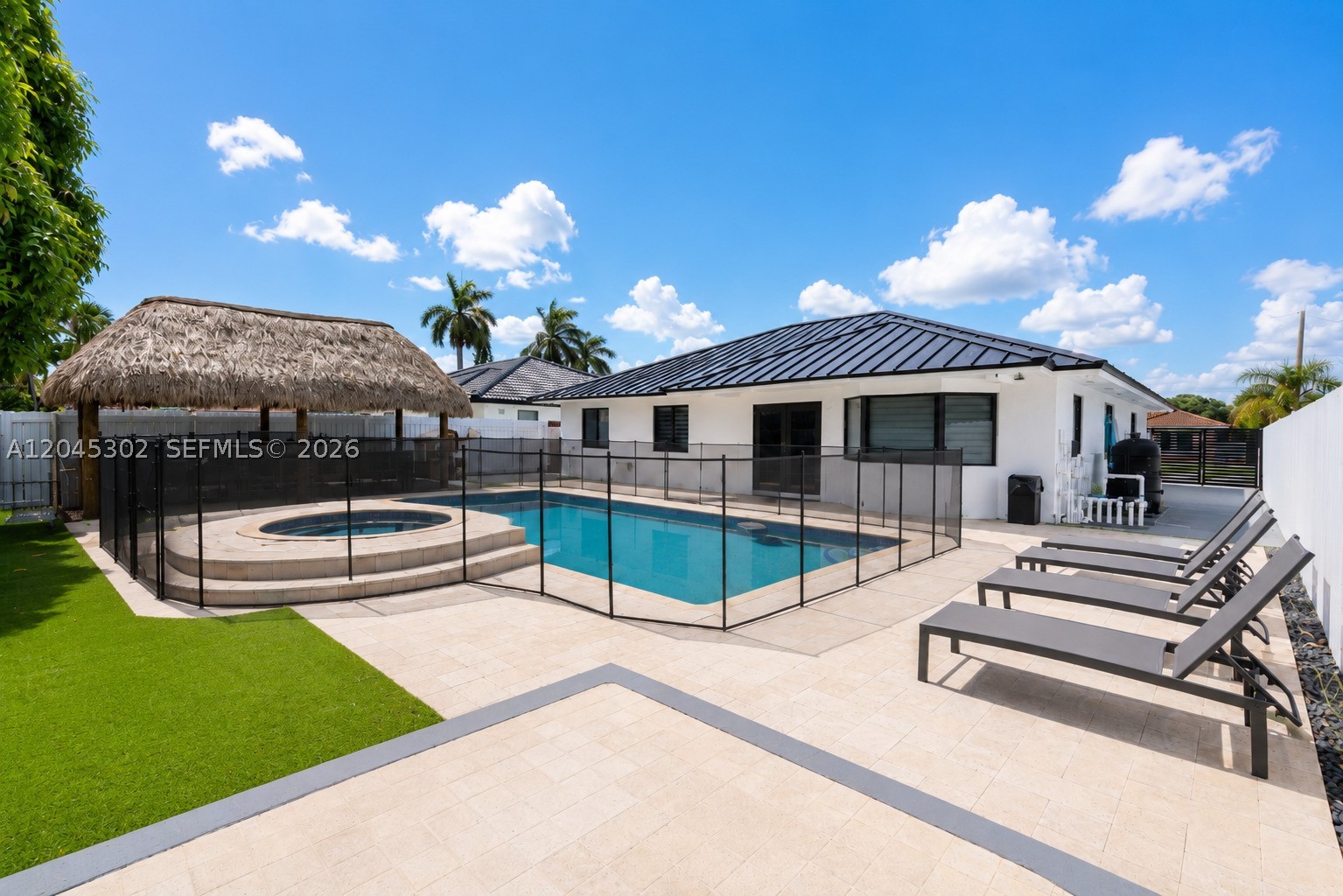 KENDALL FAMILY ESTATES PH - Residential
