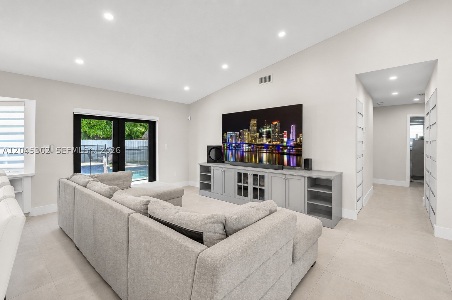 KENDALL FAMILY ESTATES PH - Residential
