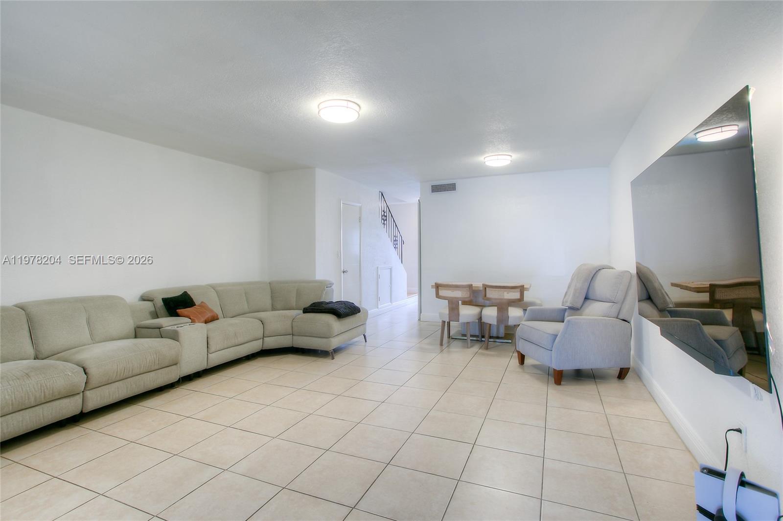 FLAMINGO LAKE - Residential