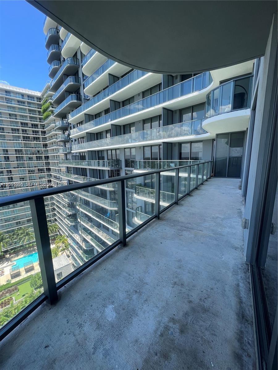 3401 MIDTOWN CONDO - Residential