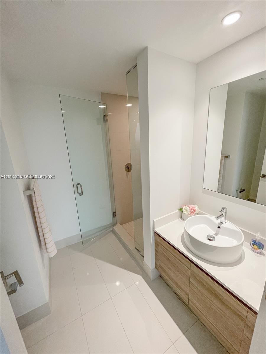 3401 MIDTOWN CONDO - Residential