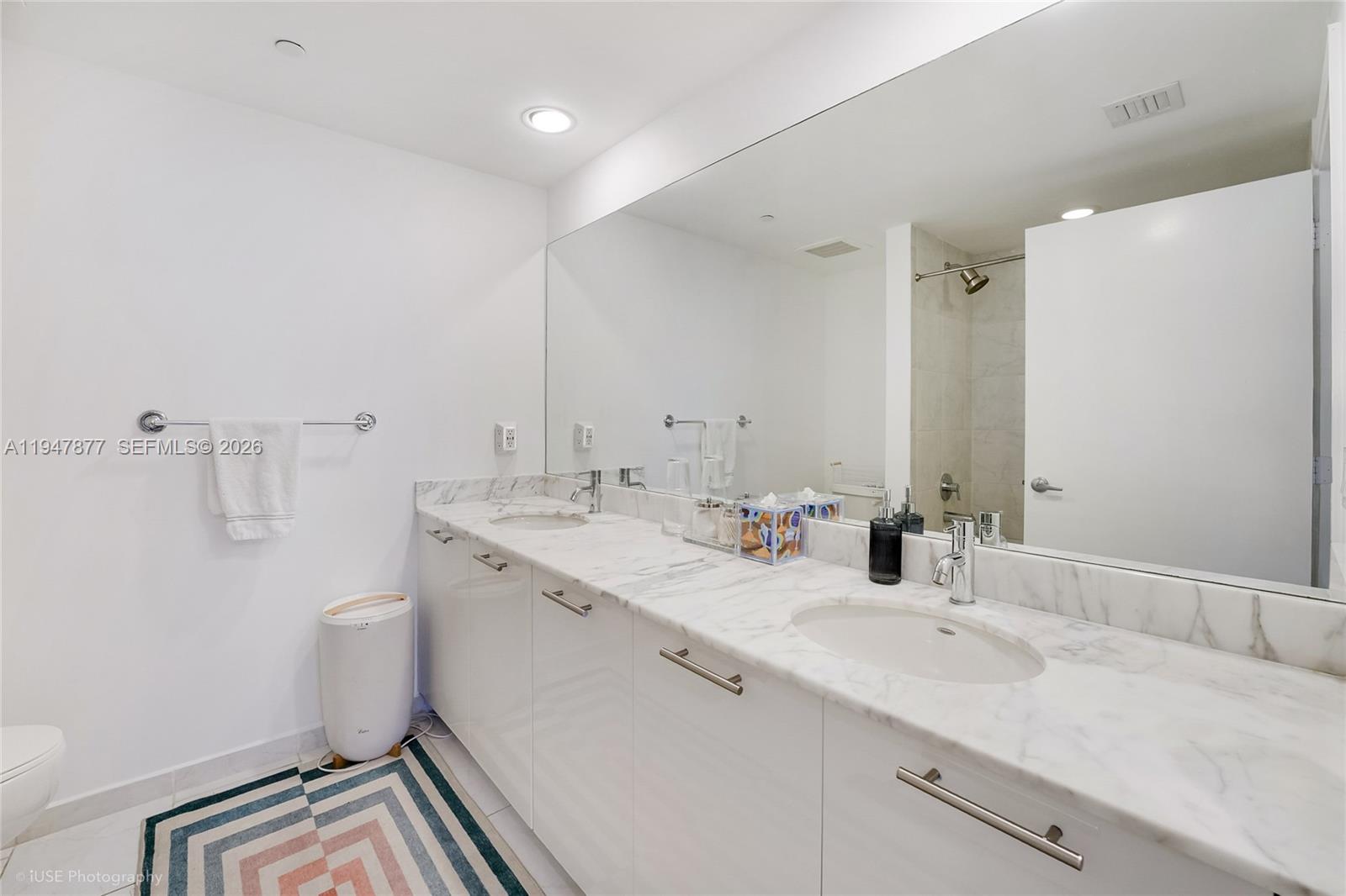 THE PLAZA 901 BRICKELL CO - Residential