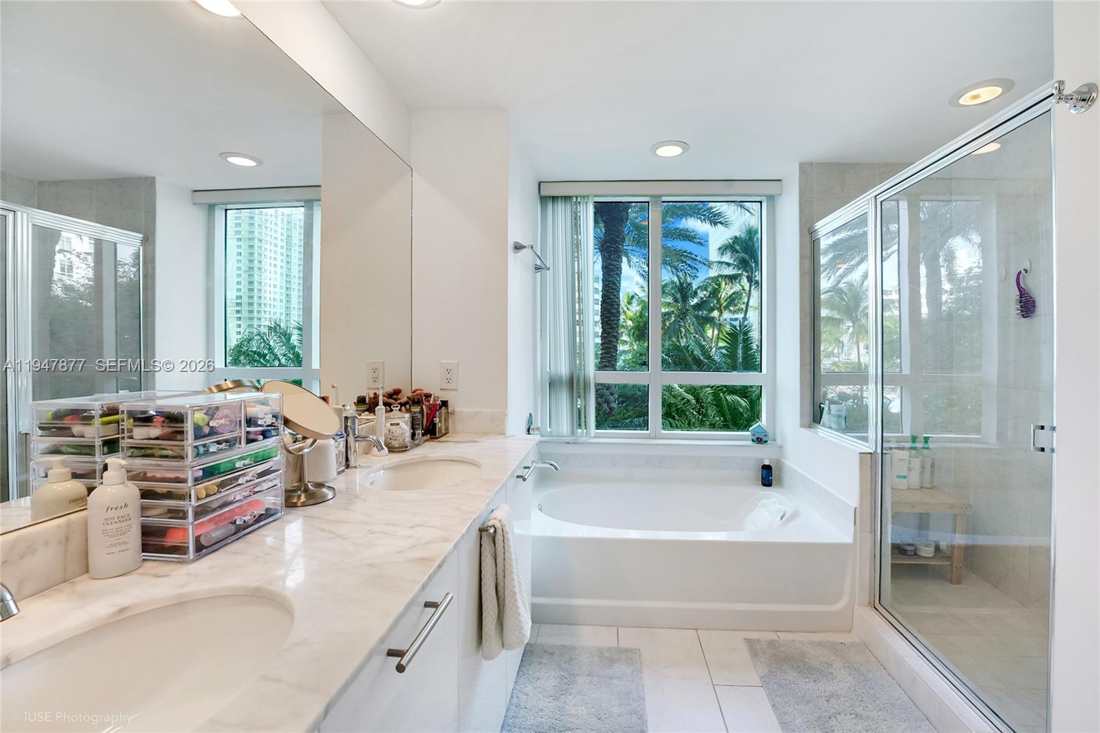 THE PLAZA 901 BRICKELL CO - Residential