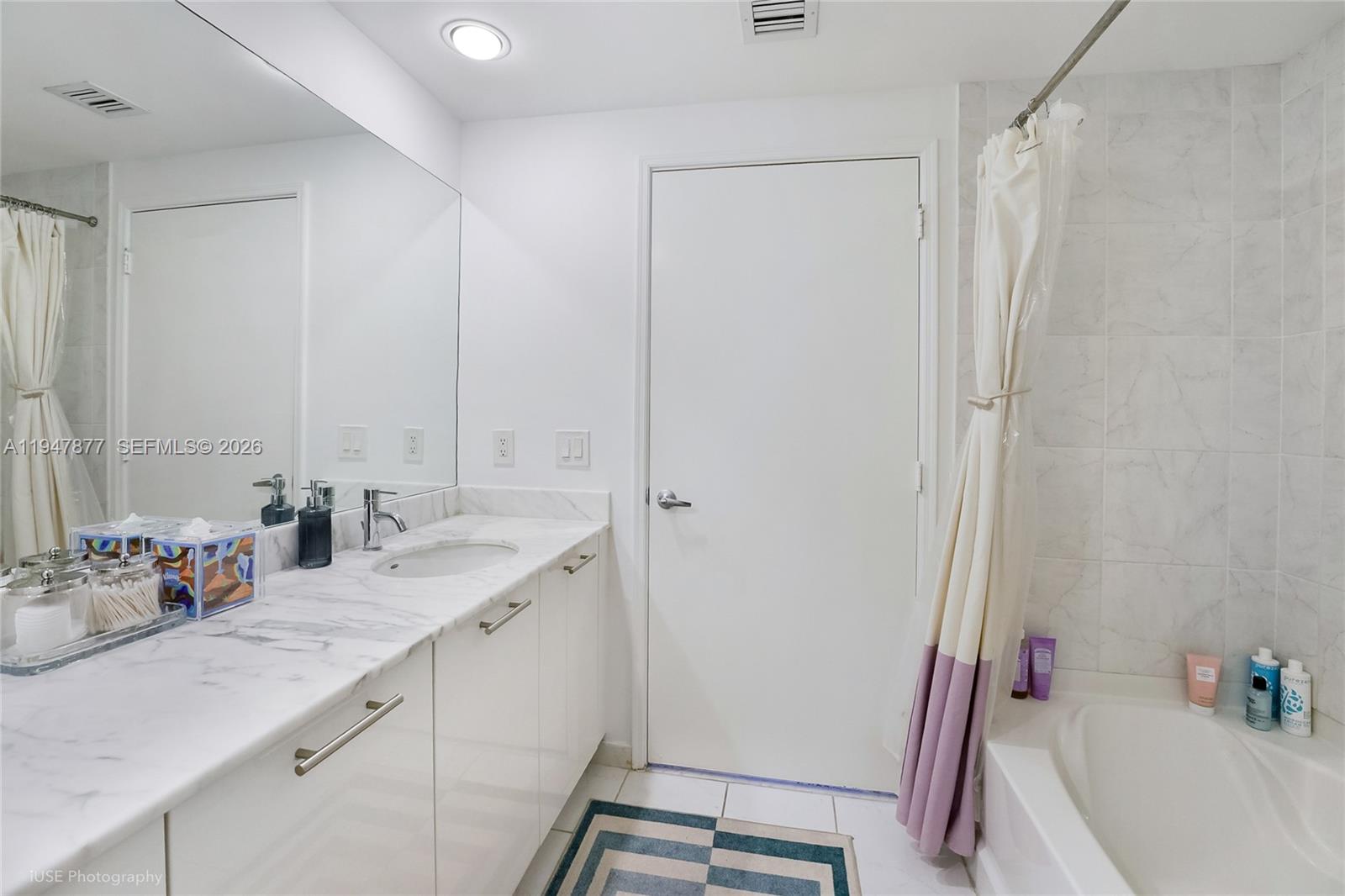 THE PLAZA 901 BRICKELL CO - Residential