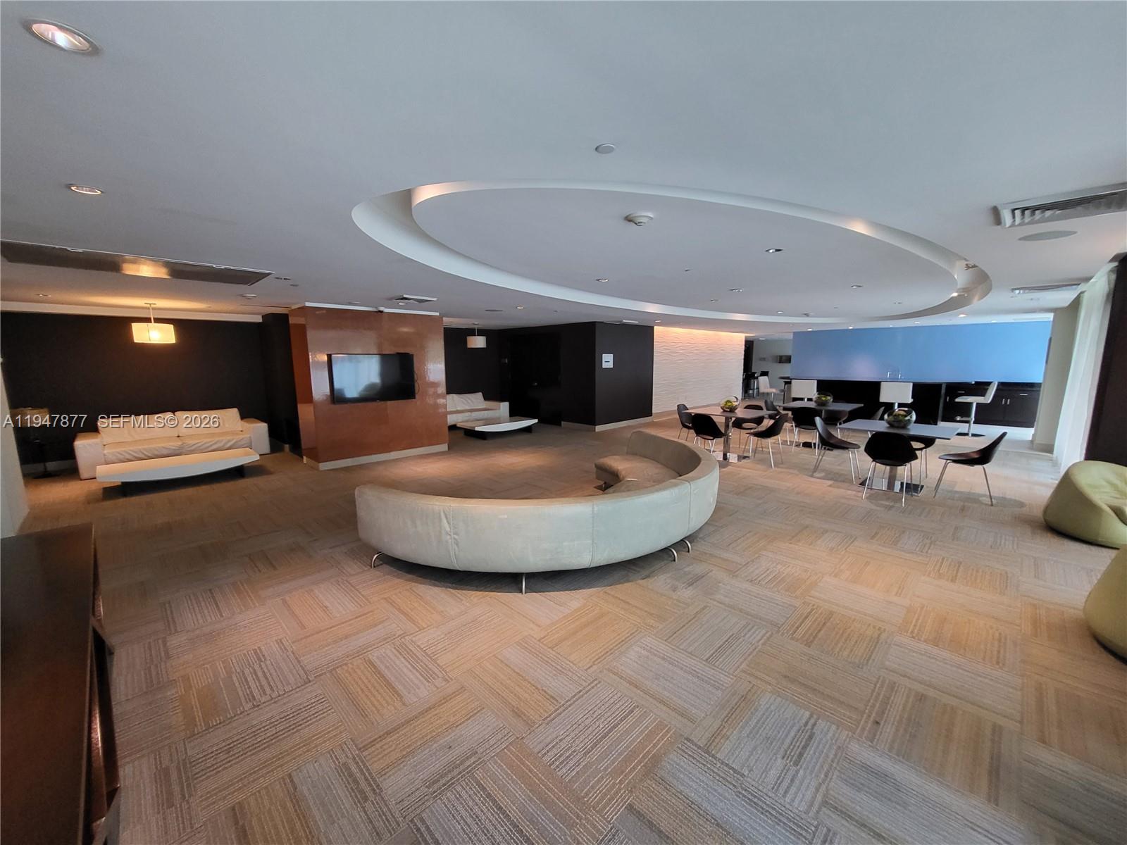 THE PLAZA 901 BRICKELL CO - Residential