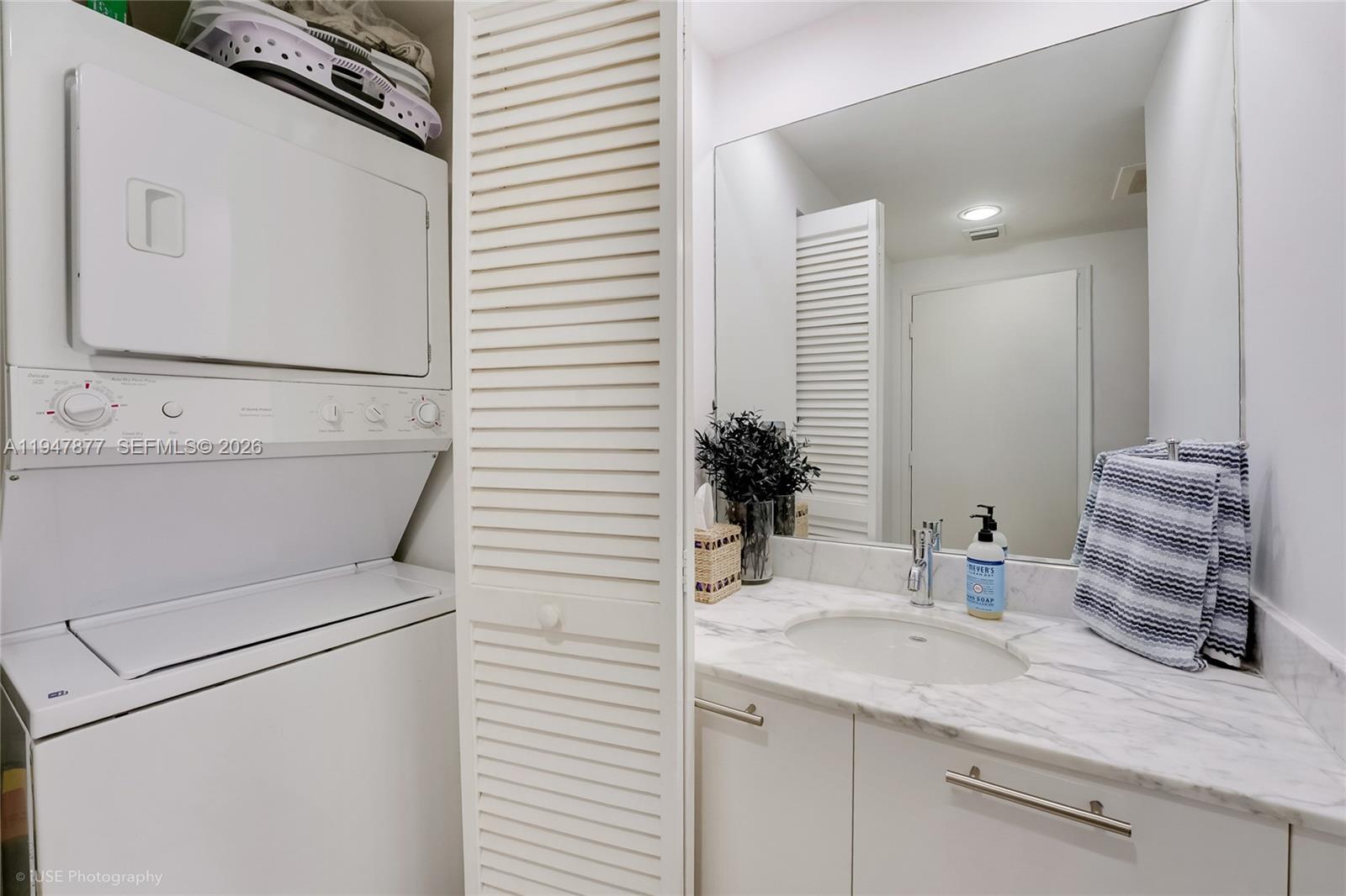 THE PLAZA 901 BRICKELL CO - Residential