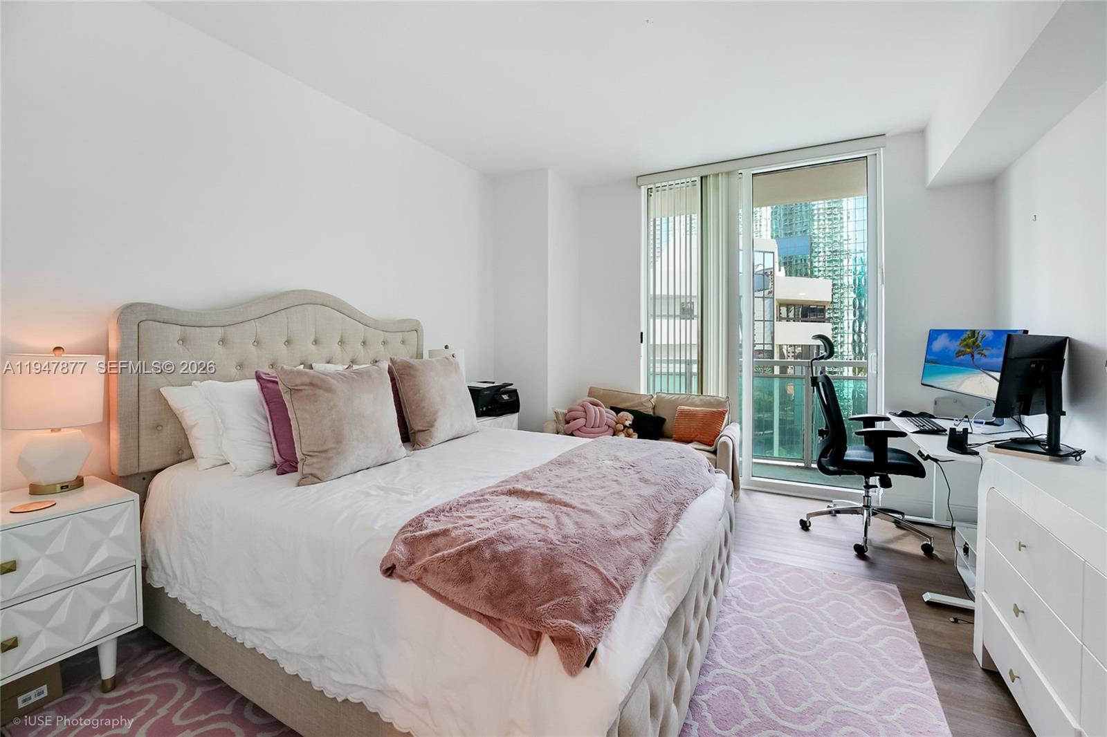 THE PLAZA 901 BRICKELL CO - Residential