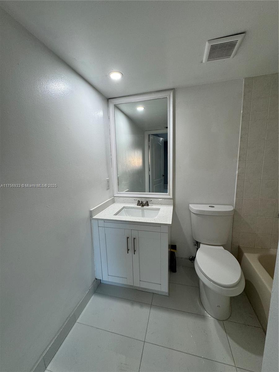 VISTA AL LAGO CONDO - Residential Lease