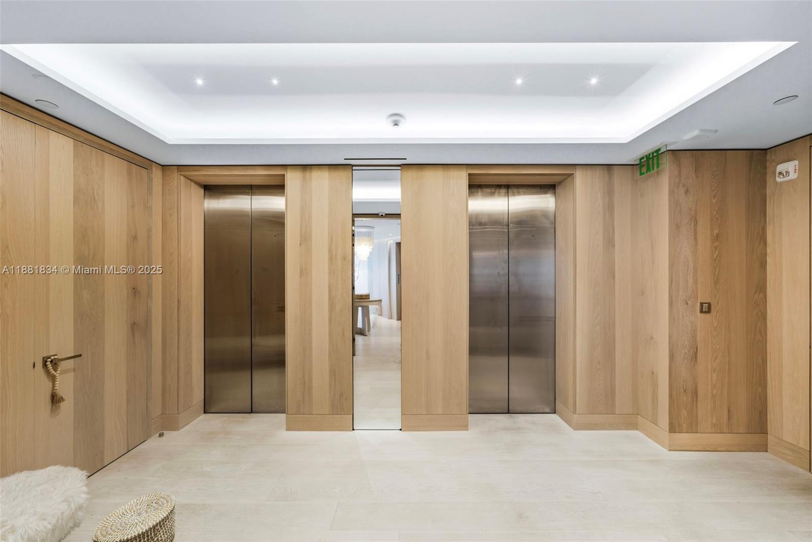 CONTINUUM ON SOUTH BEACH - Residential