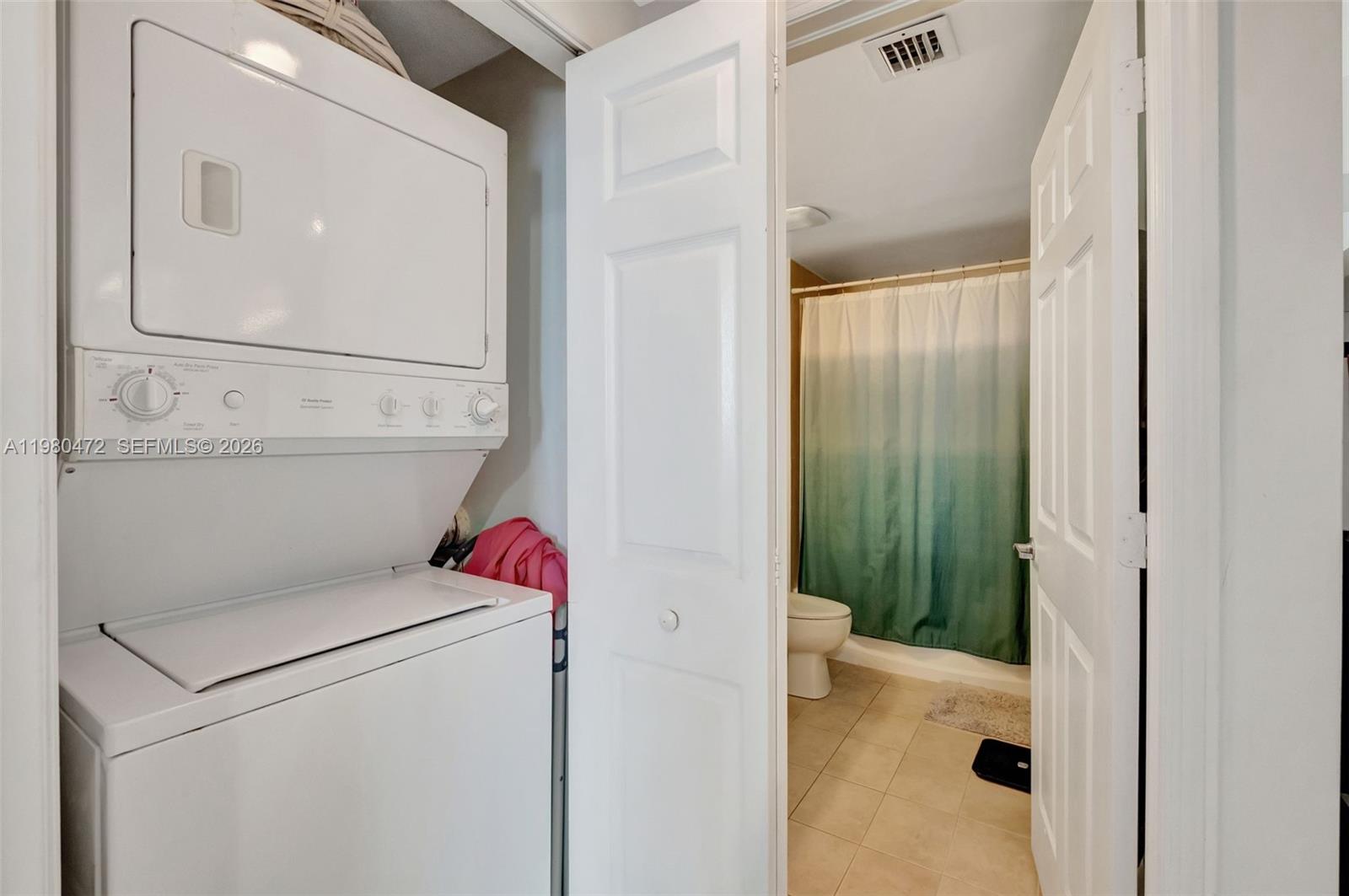 1800 BISCAYNE PLAZA CONDO - Residential