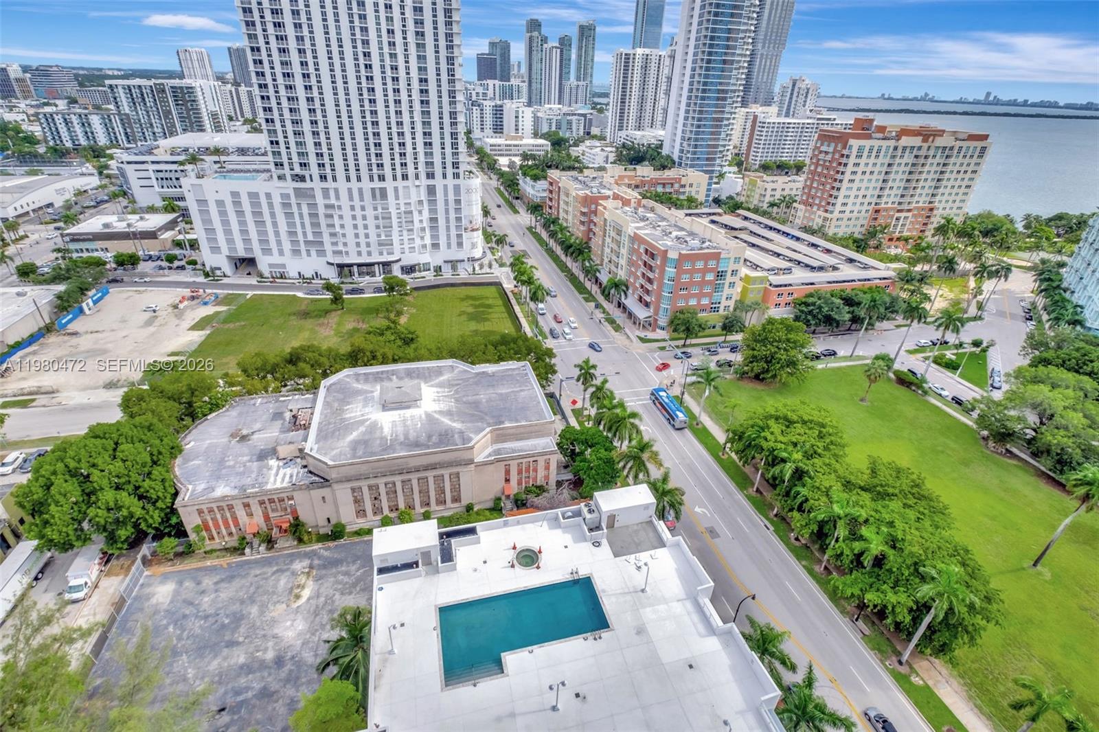 1800 BISCAYNE PLAZA CONDO - Residential