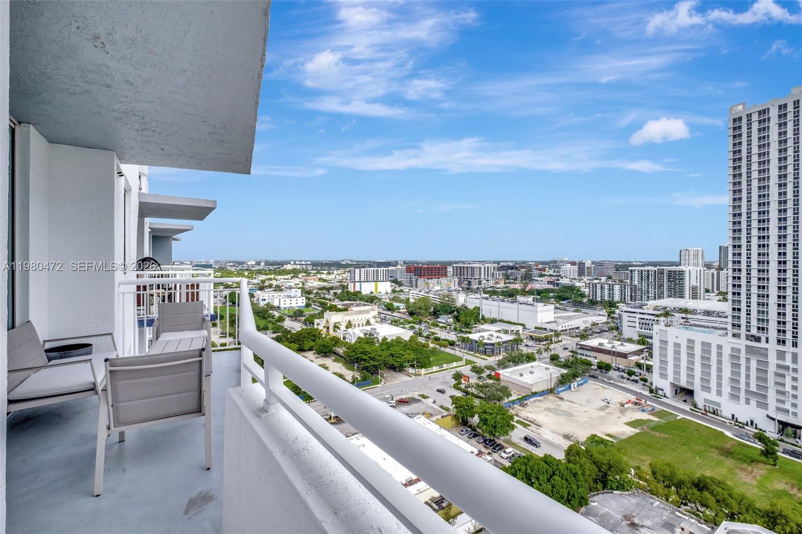 1800 BISCAYNE PLAZA CONDO - Residential