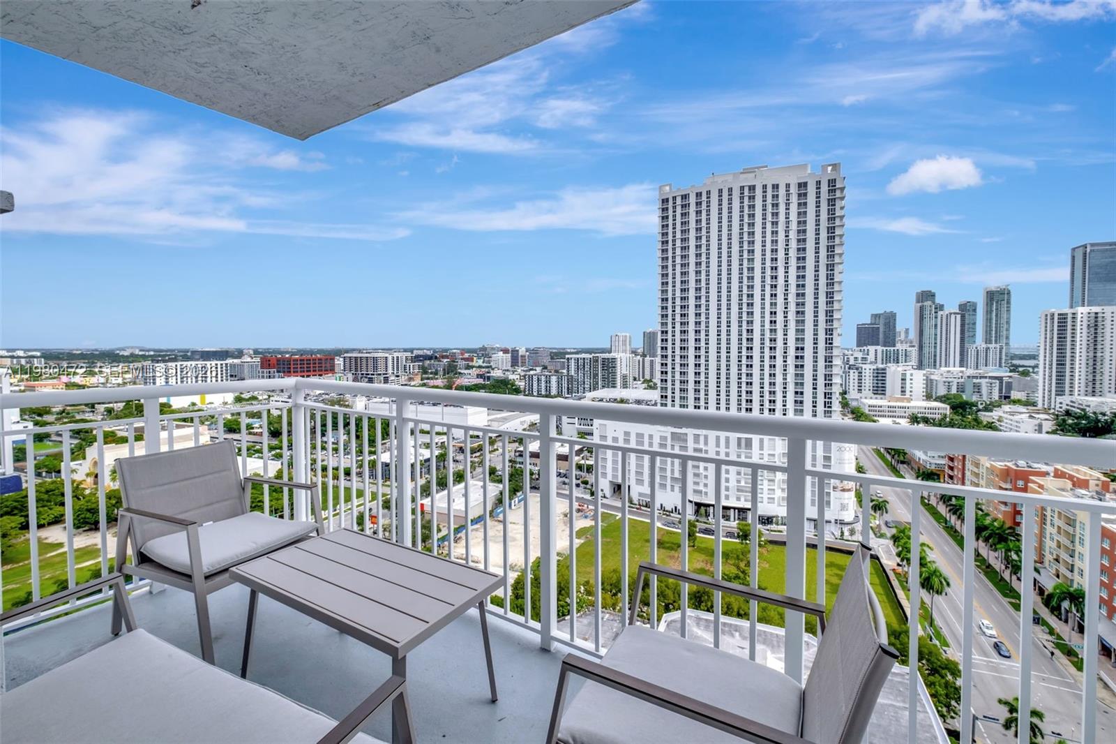 1800 BISCAYNE PLAZA CONDO - Residential