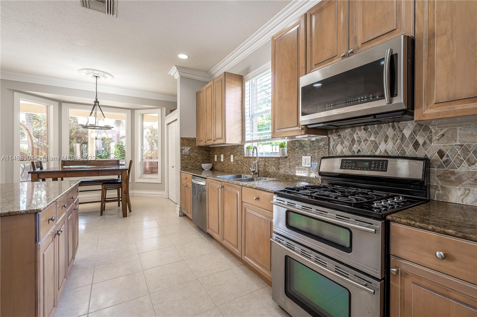 PEMBROKE FALLS - Residential