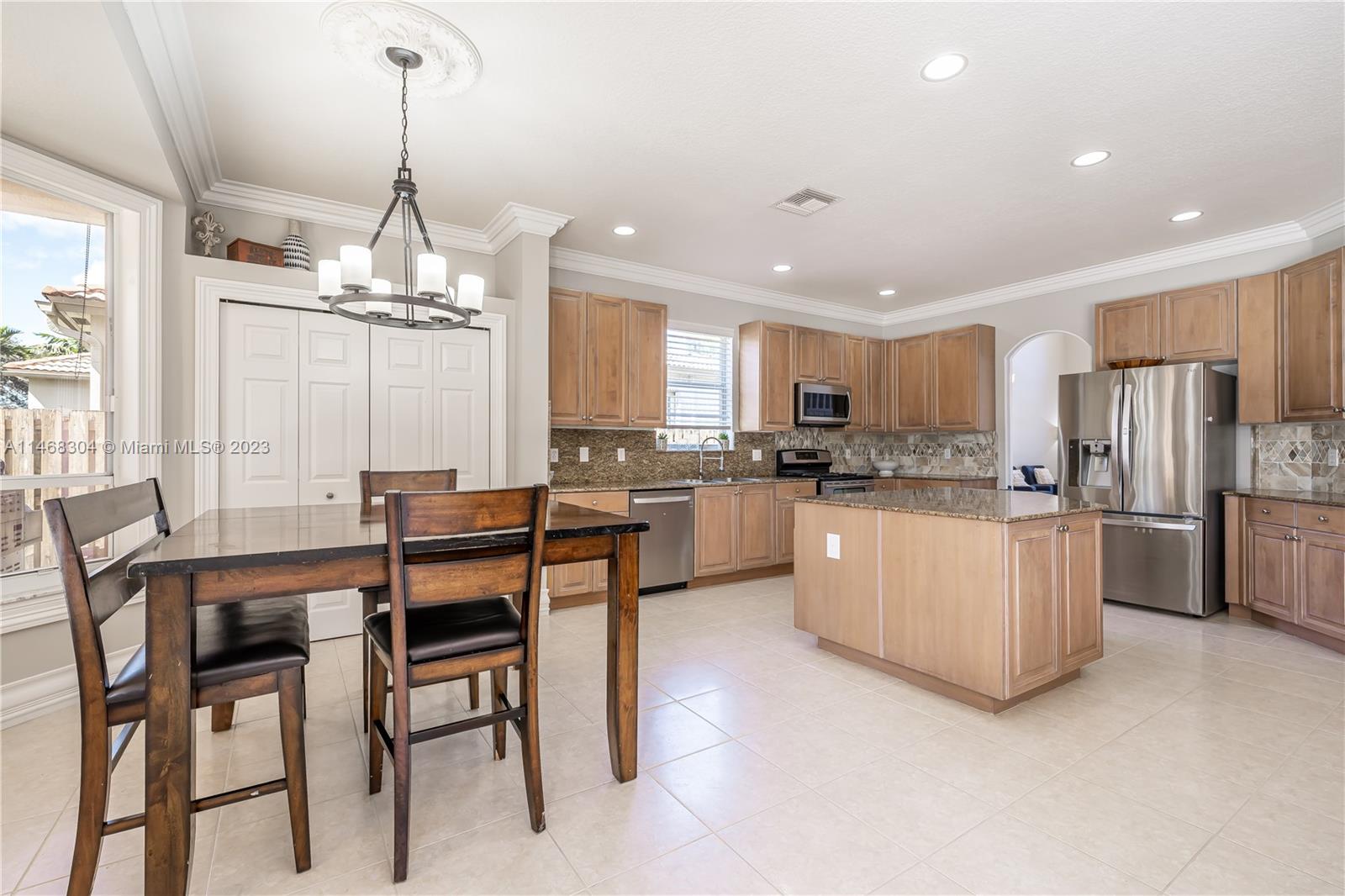 PEMBROKE FALLS - Residential