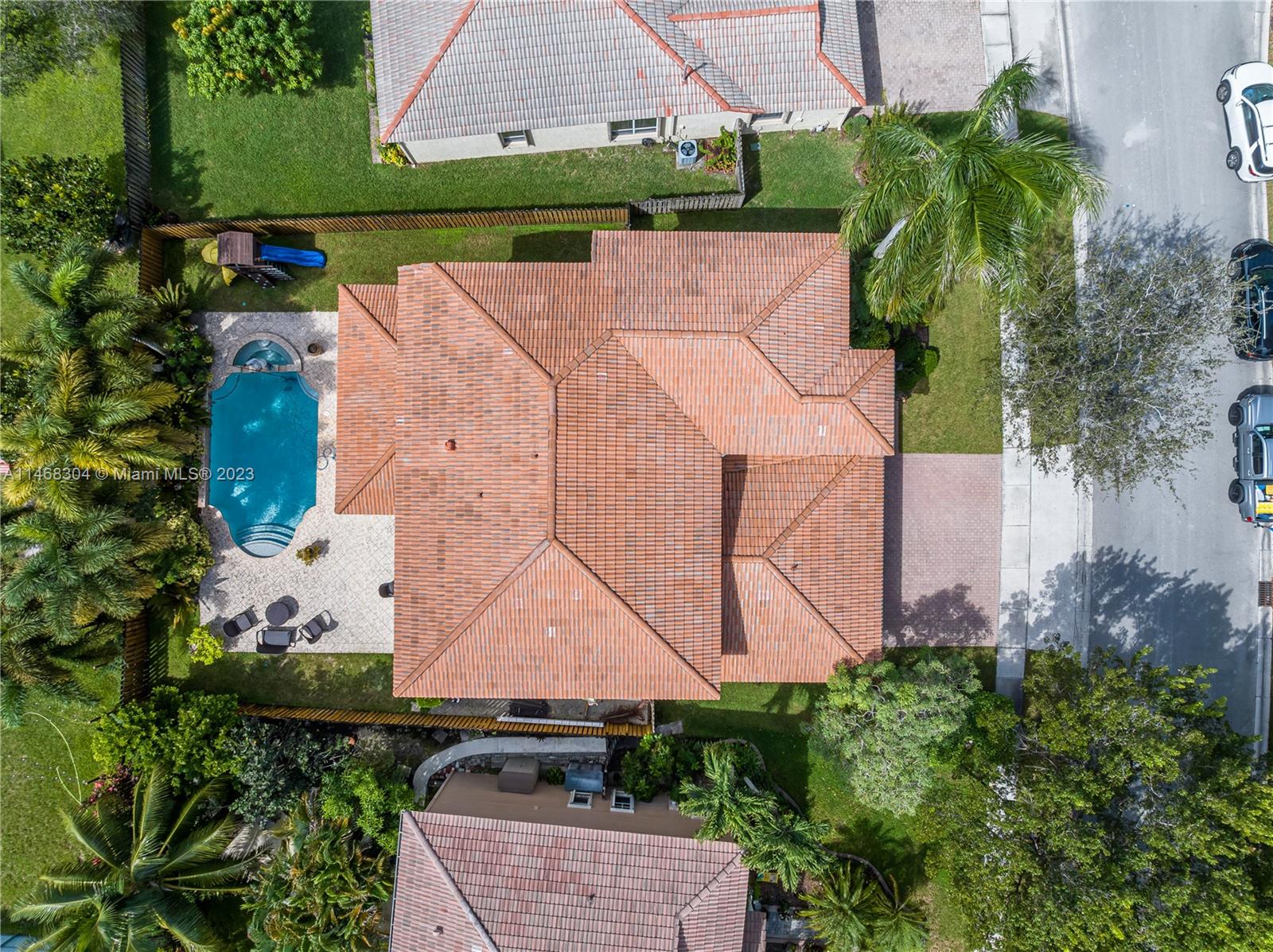 PEMBROKE FALLS - Residential