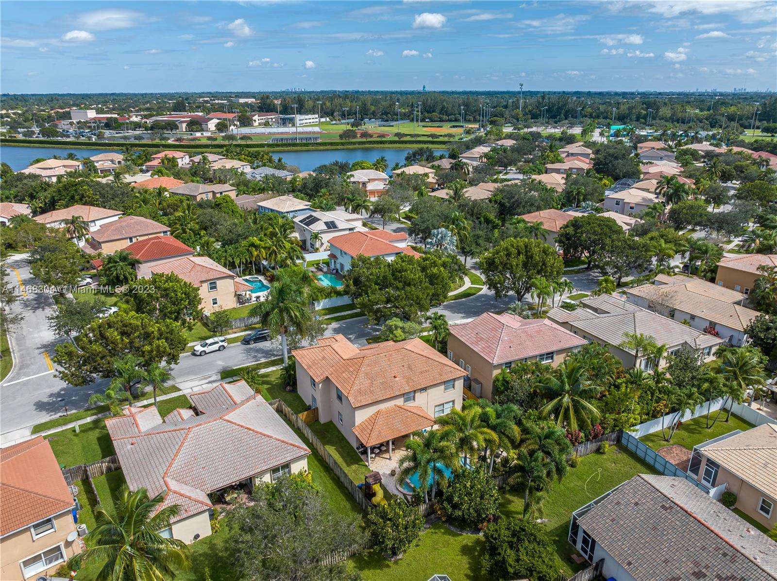 PEMBROKE FALLS - Residential