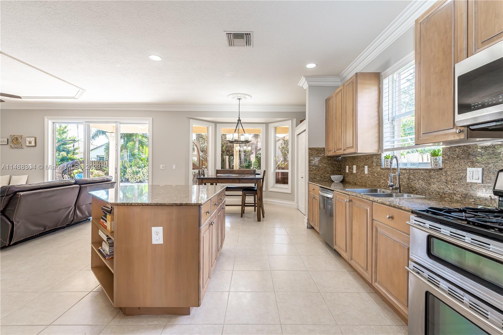 PEMBROKE FALLS - Residential