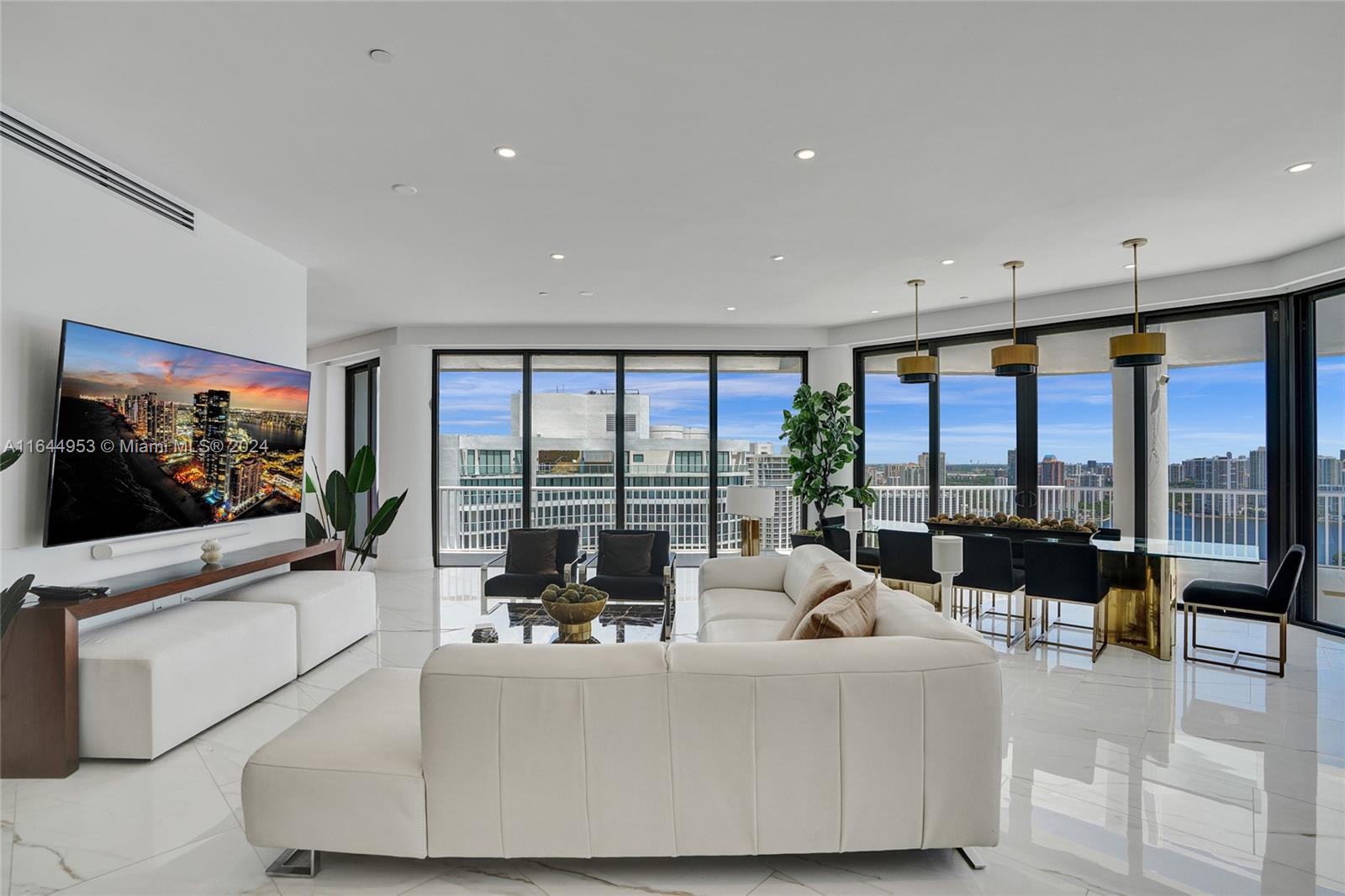 3000 ISL BLVD WILLIAMS IS - Residential