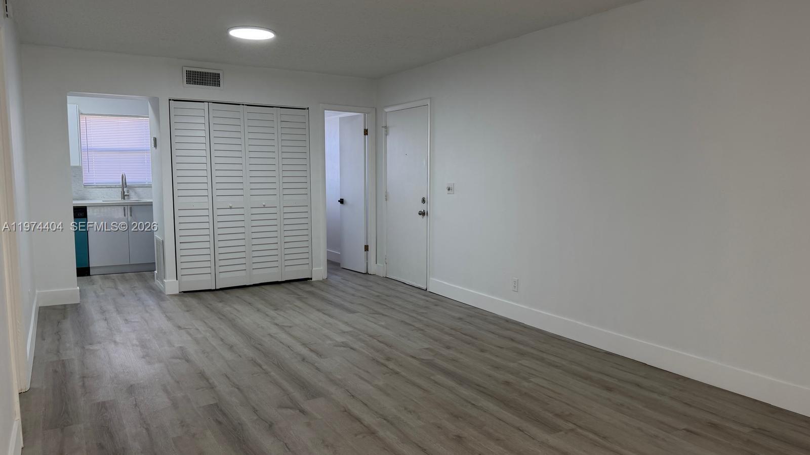 GOLDEN LAKES VILLAGE COND - Residential