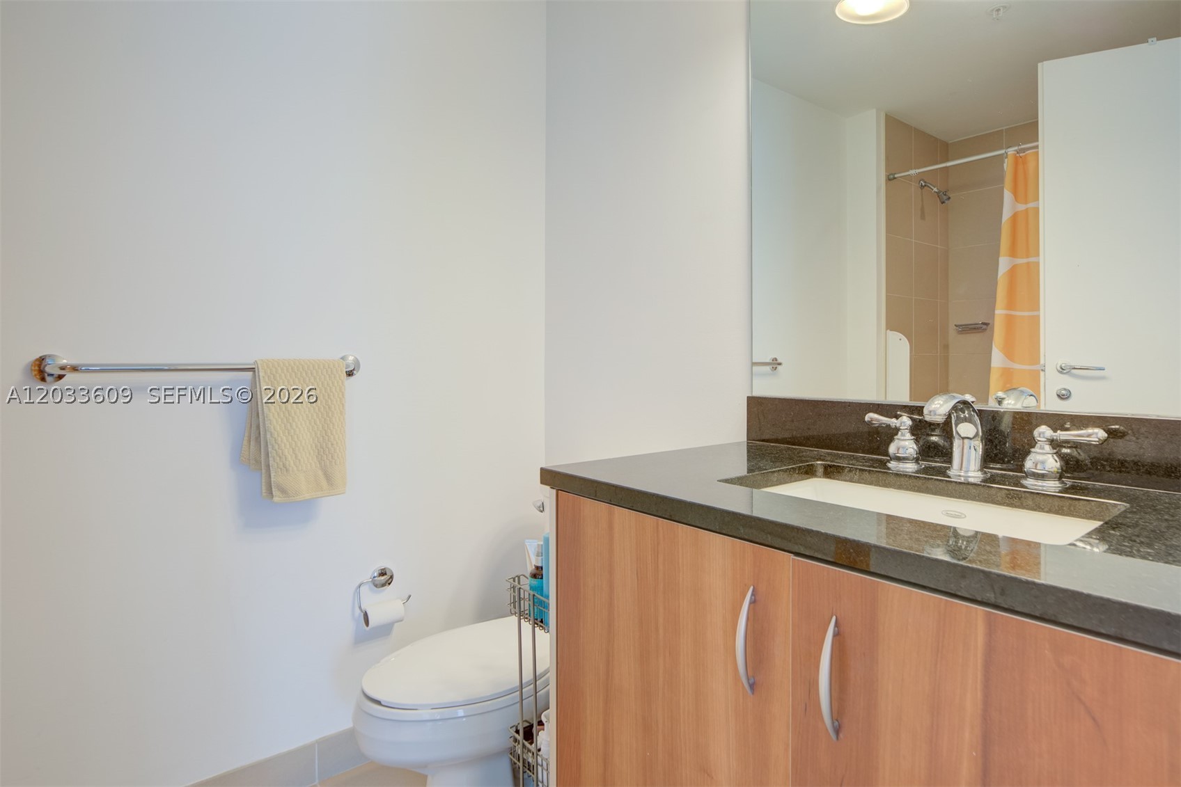 MET 1 CONDO - Residential Lease