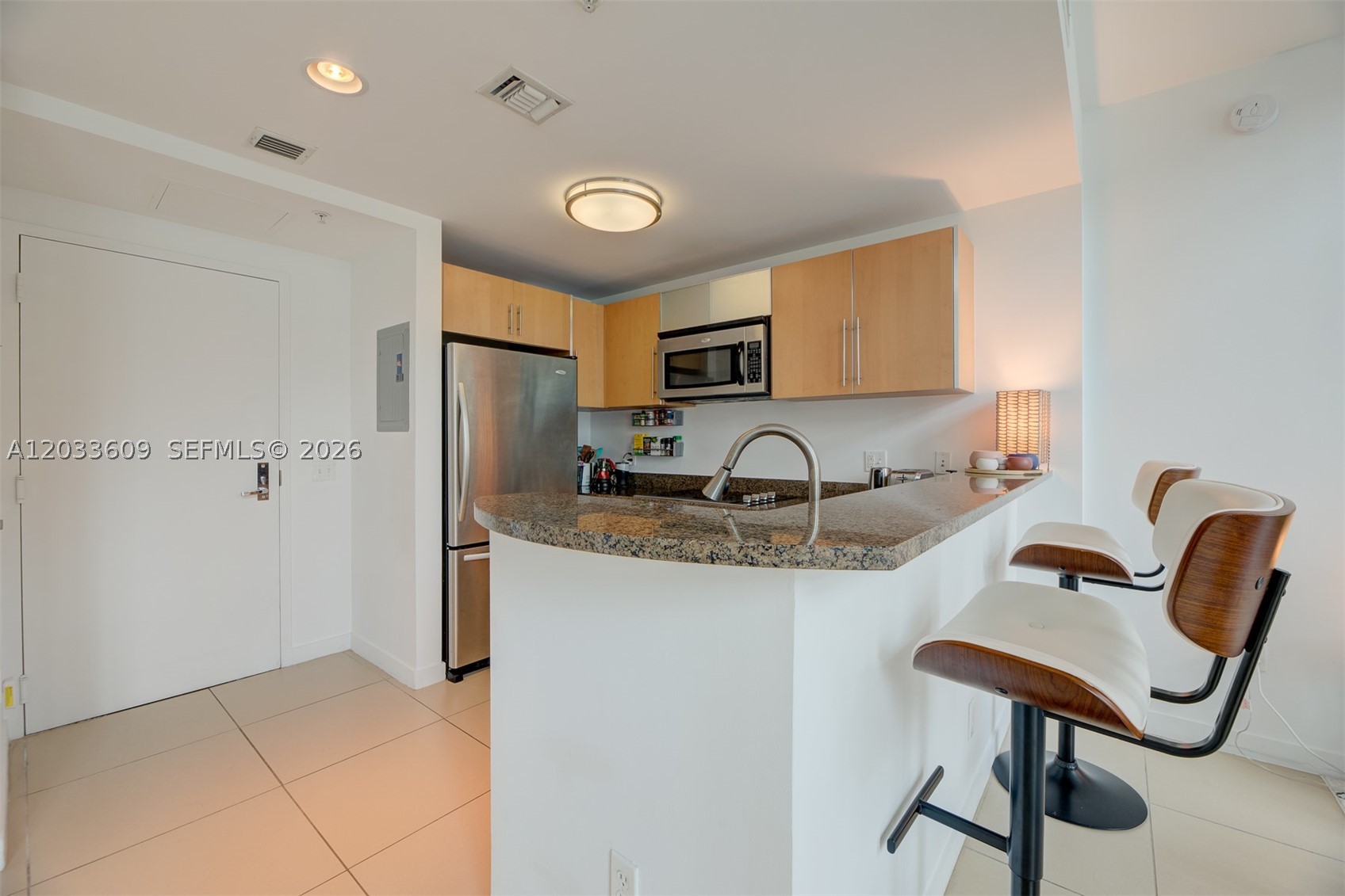 MET 1 CONDO - Residential Lease