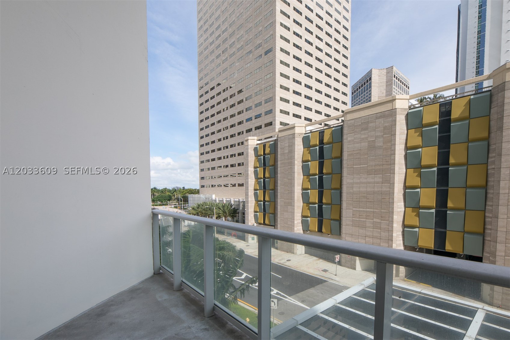 MET 1 CONDO - Residential Lease