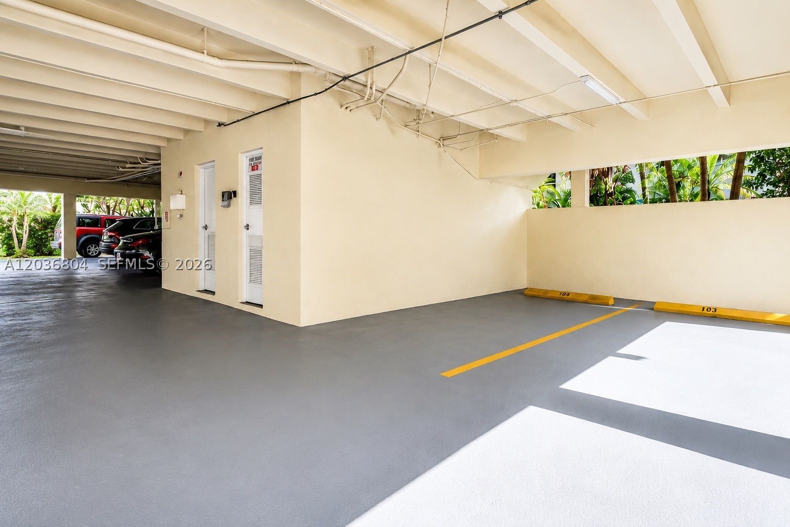 SUNSET POINT CONDO - Residential Lease